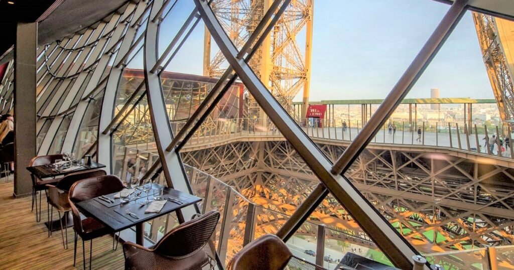 visitando o restaurante da torre eiffel - 58 tour eiffel