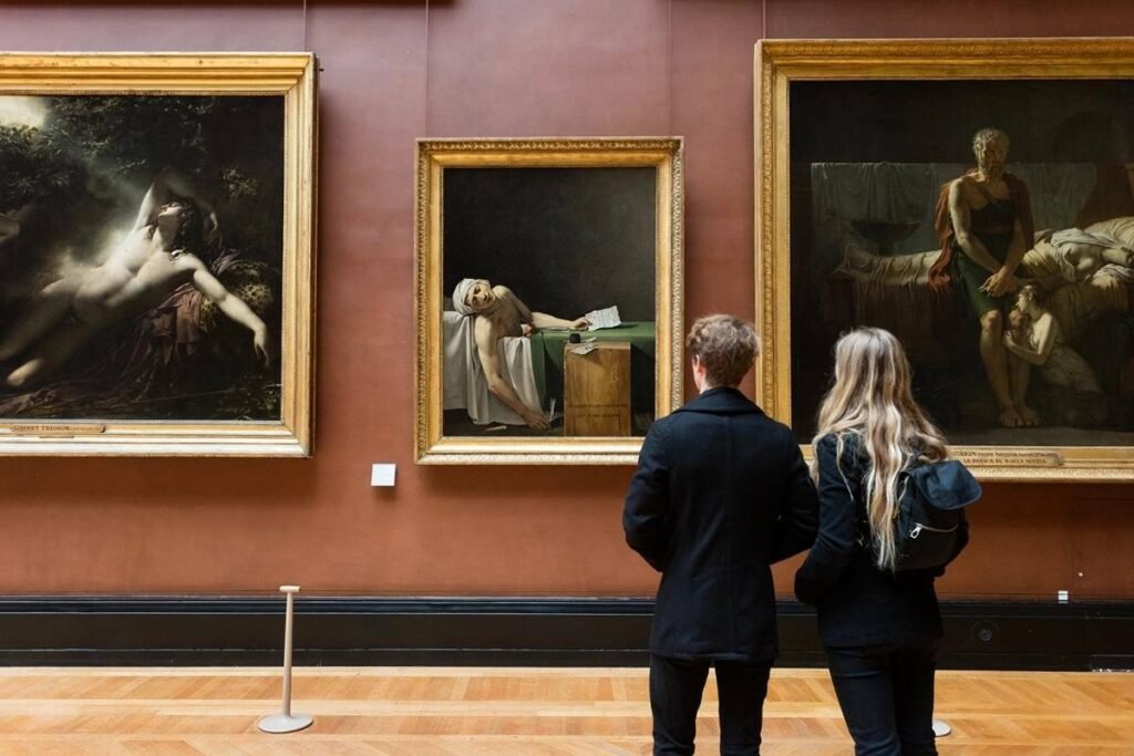 Exposição no Louvre em Paris Exposição no Louvre em Paris