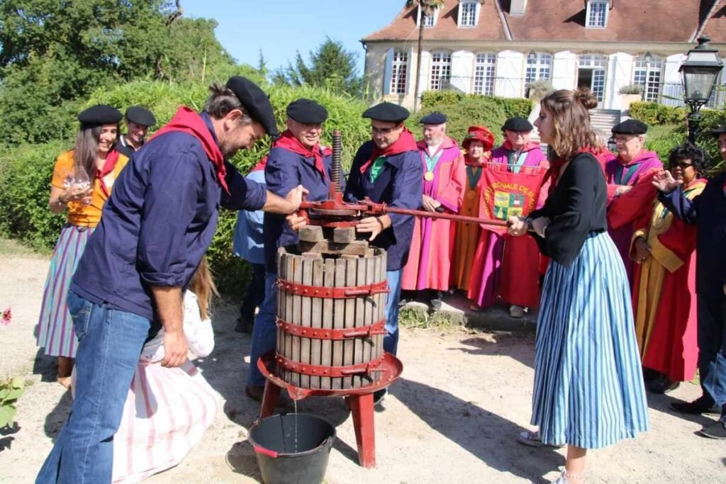 Fête des Vendanges ocorre em Outubro em Paris Fête des Vendanges ocorre em Outubro em Paris
