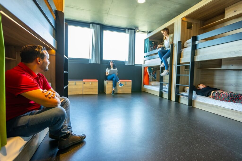 hostels paris Hostels de Paris.